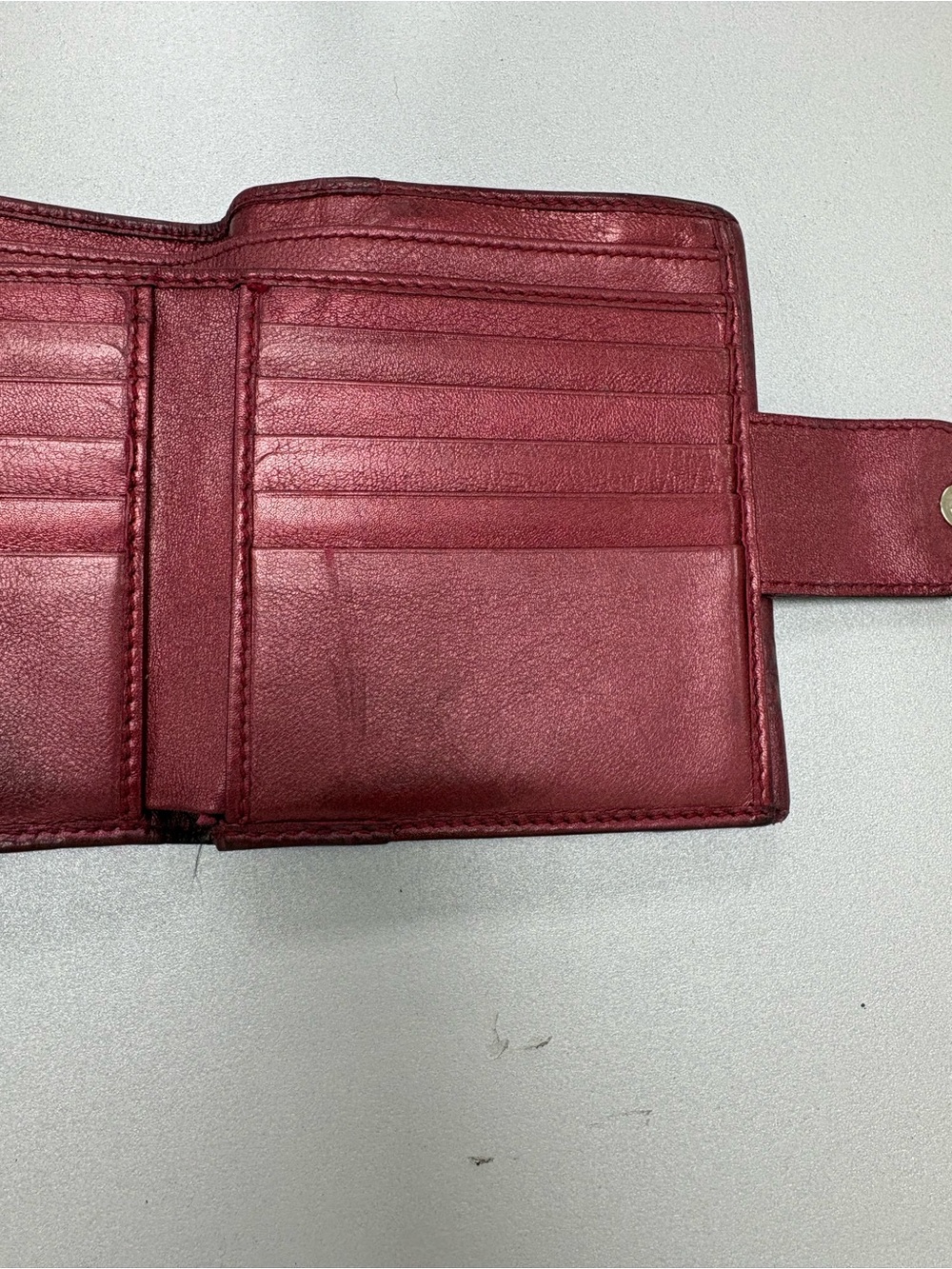 Gucci Burgundy Leather Wallet with Gold Heart Logo - Picture 7 of 11